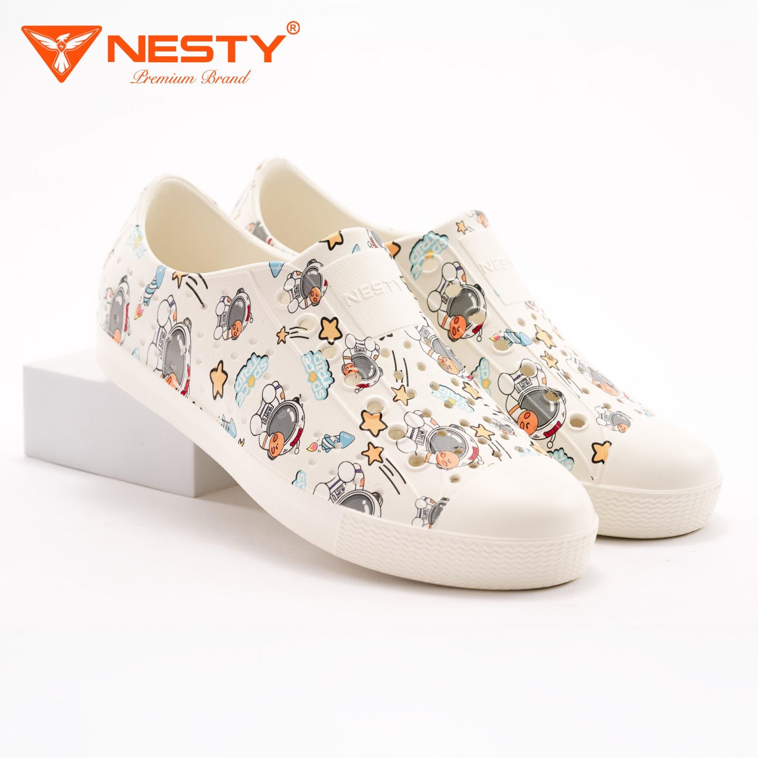GIÀY SNEAKER IN HỌA TIẾT NGHỆ THUẬT NHÃN HIỆU NESTY MÃ NE40-1